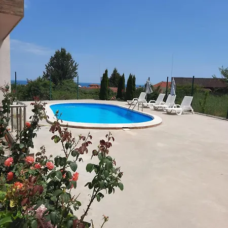 прекрасный с видом на море и бассейном * Bjala