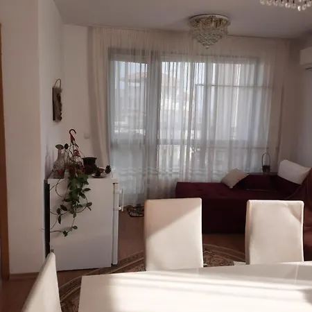 прекрасный с видом на море и бассейном Appartement *